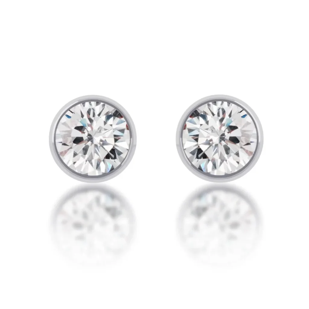 Diamond stud earrings 