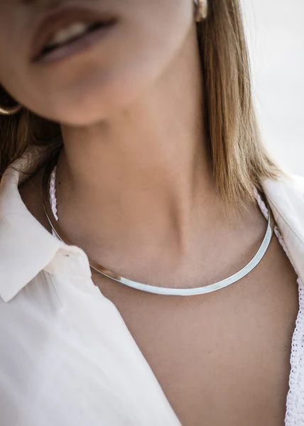 Collar necklace